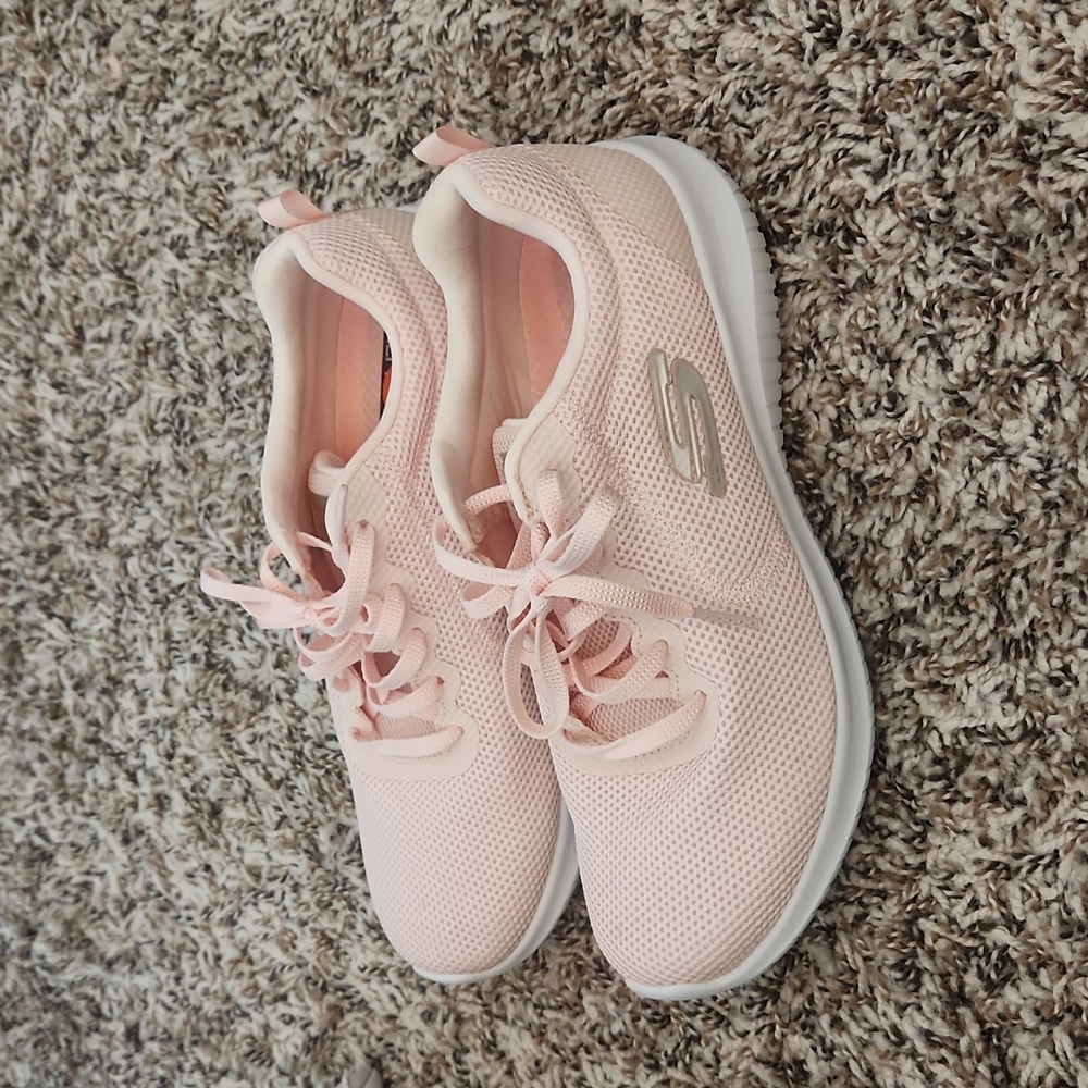 Womens pink sketchers